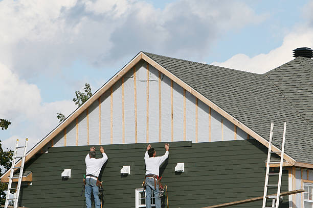 Professional Siding Repair technician working in East Fultonham, OH